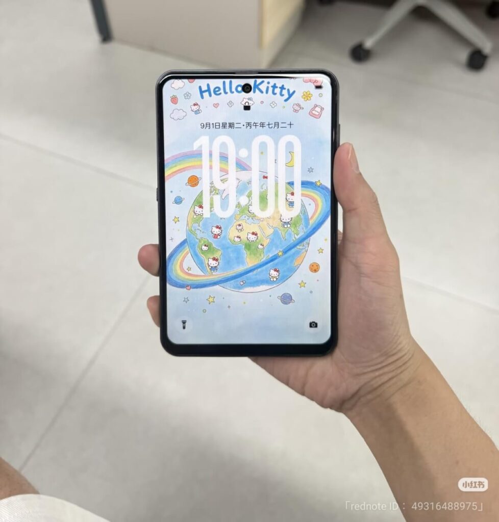 Coolpadの6.38インチワイドストレートスマホ